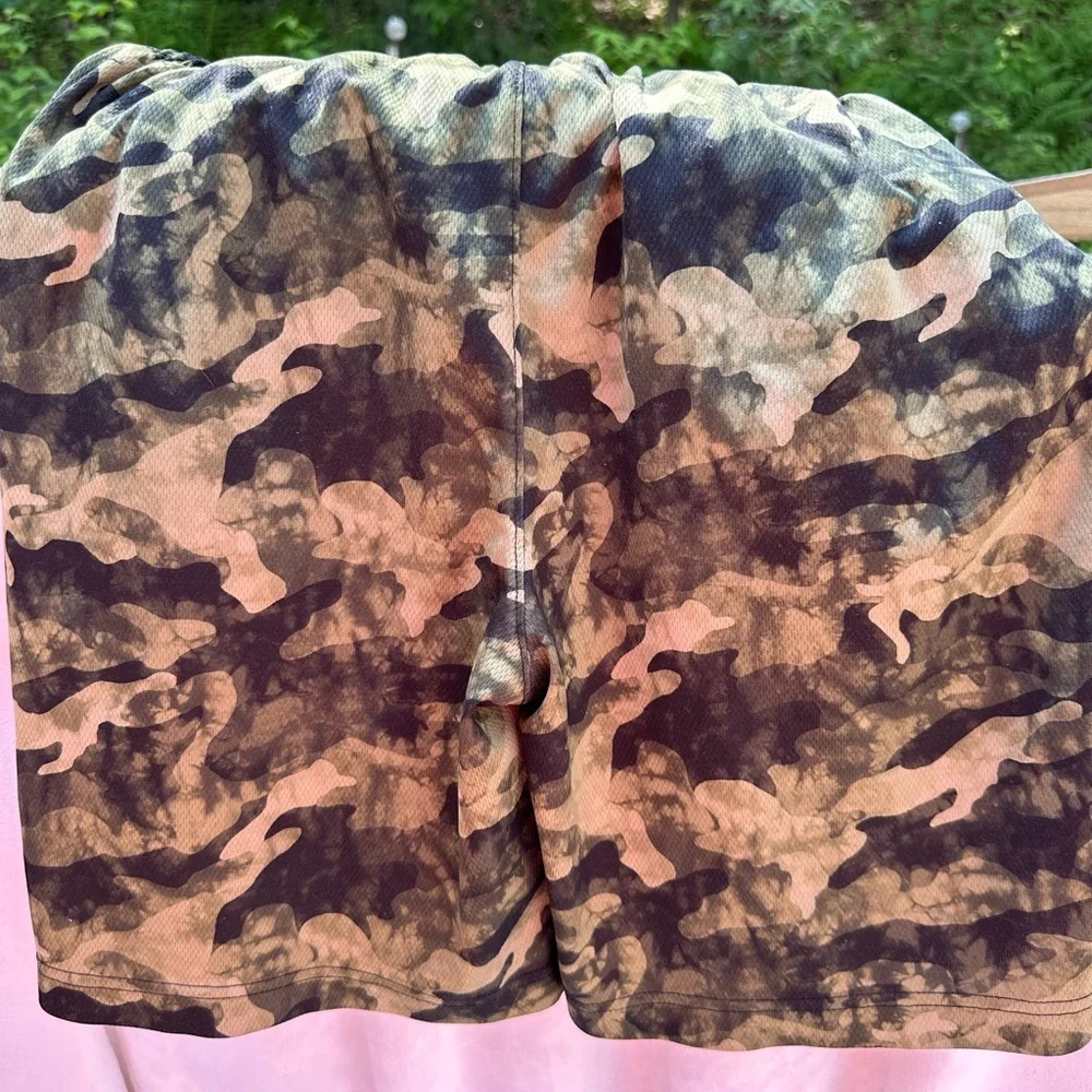 Boys old navy go dry camo shorts - Great used condition-‎ xl 14-16
